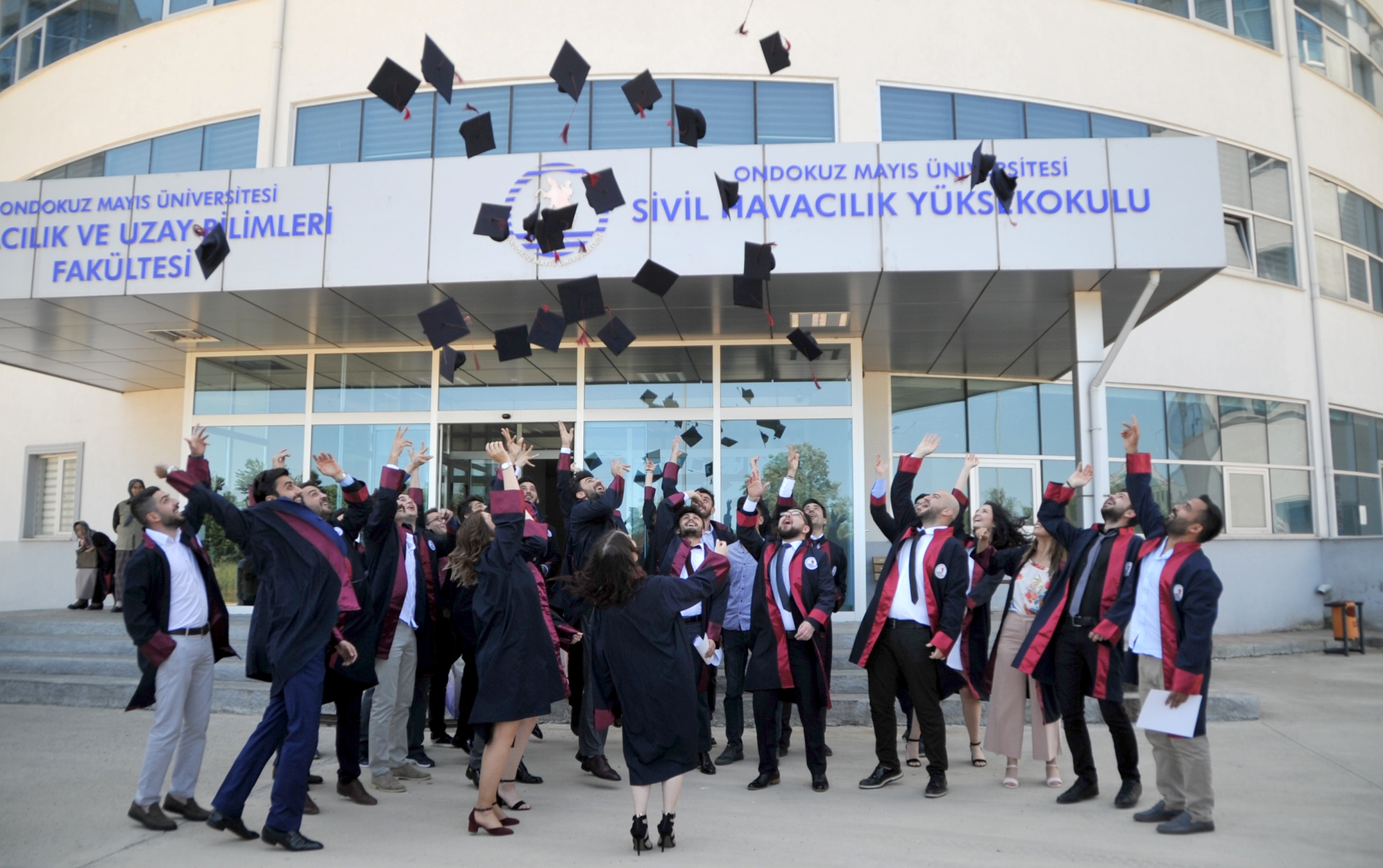 sivil havacilik yuksekokulunda mezuniyet toreni omu ondokuz mayis universitesi