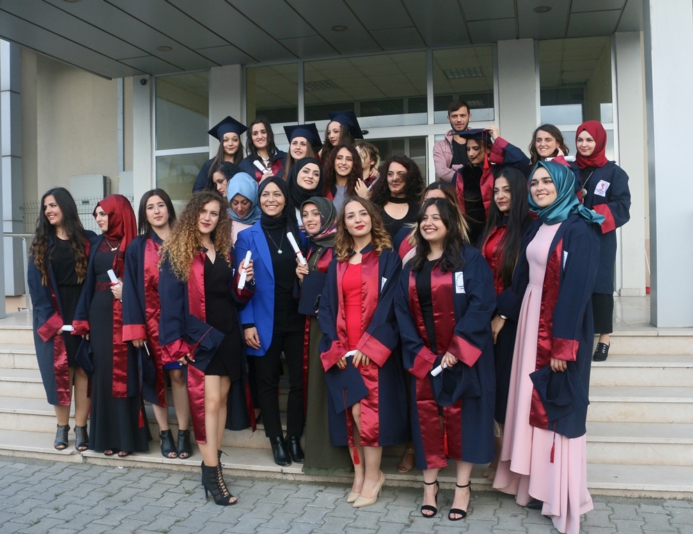 yesilyurt demir celik meslek yuksekokulu nda mezuniyet gururu omu ondokuz mayis universitesi