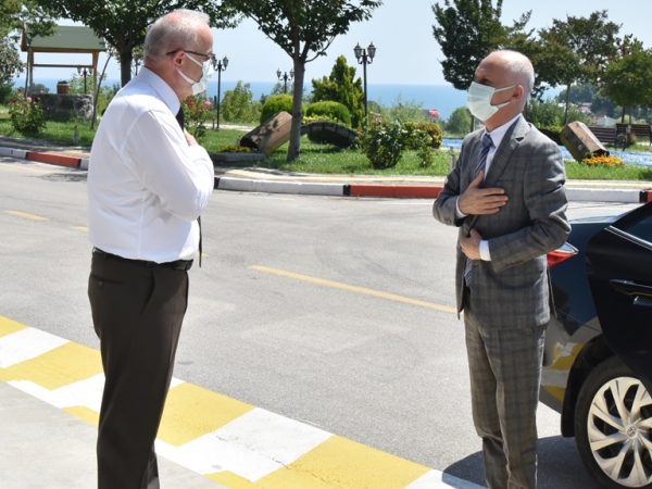 Samsun Bölge İdare Mahkemesi Başkanı İshak Sağır, Rektör Prof. Dr. Yavuz Ünal'a iadeiziyarette bulundu.