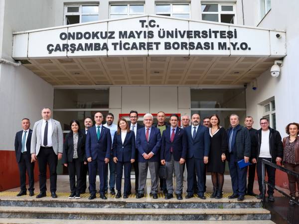 Rektör Prof. Dr. Fatma Aydın 1 aralık 2025 tarihindeki Çarşamba Ticaret Borsası MYO ziyaretinden