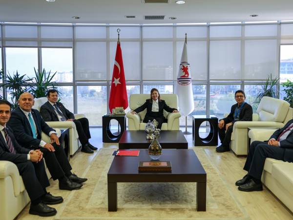 Rektör Prof. Dr. Fatma Aydın Çarşamba Ticaret Borsası MYO ve Terme MYO ve MEDEK heyetini ağırladı