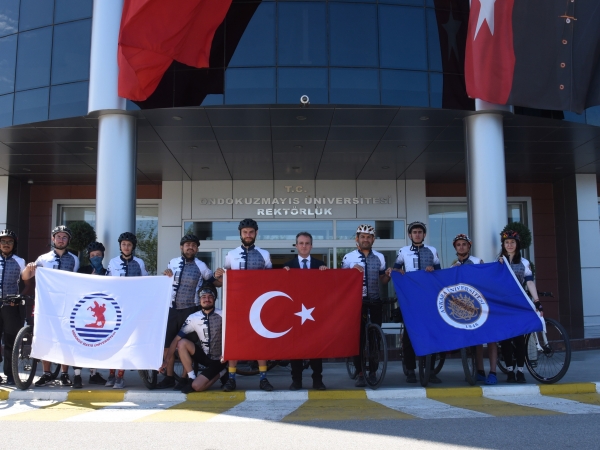 Ankara Üniversitesi Öğrencileri, ‘19 Mayıs Ata'ya Saygı Turu’ Kapsamında OMÜ’ye Ulaştı