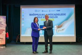 OMÜ’de “Bağımlılıkla Mücadelede Aile ve Gençlik Sempozyumu” düzenlendi