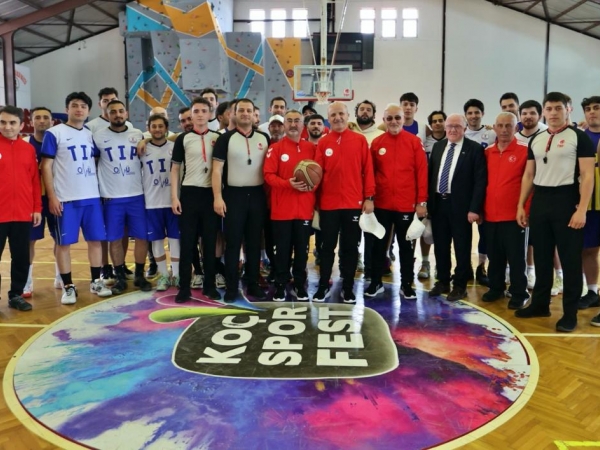 YÖK Başkanı Özvar, Milli Sporcularla Birlikte “Spor Dostu Kampüs” Projesini Tanıttı