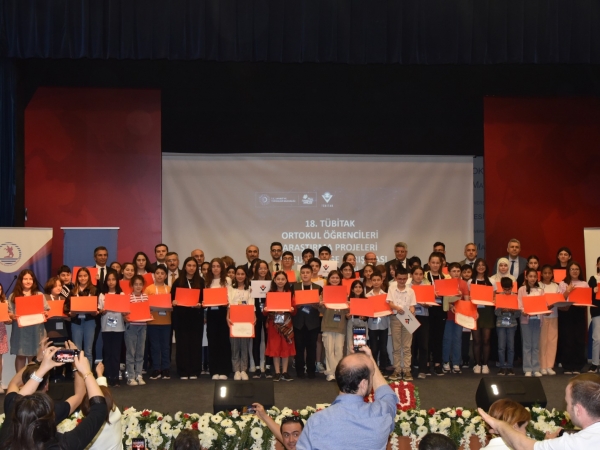 OMÜ’de Ortaokul Öğrencileri Araştırma Projeleri Yarışmasının Bölge Sergisi ve Ödül Töreni Yapıldı
