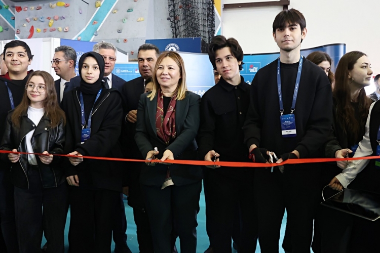 TÜBİTAK 56. Lise Öğrencileri Araştırma Projeleri Bölge Yarışması Başladı