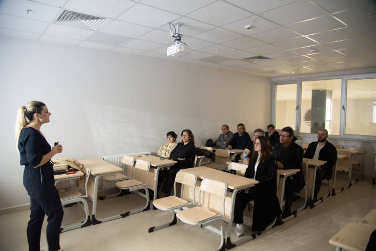 OMÜ’de akademik ve idari personele uygulamalı ilk yardım eğitimi