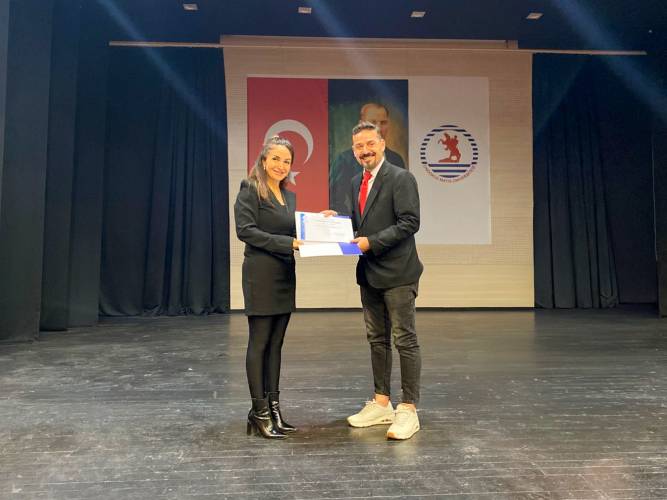 OMÜ’de öğrenci-mezun etkinliğinde gazeteci İlyas Gün öğrencilerle buluştu