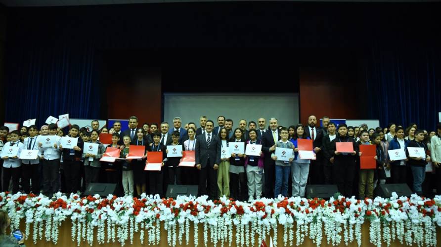 Ortaokullu Gençler Bilim İçin Yarıştı, Finalistler Ankara Yolcusu