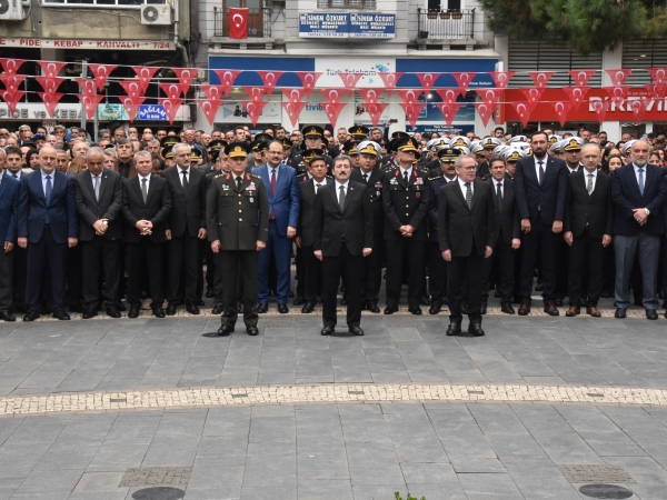 Rektör Prof. Dr. Yavuz Ünal, 10 Kasım Atatürk’ü Anma Günü Programı’na Katıldı