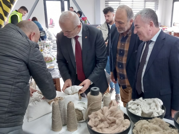 Rektör Ünal, Samsun'da Kenevir İşleyecek Fabrikanın Tanıtımına Katıldı
